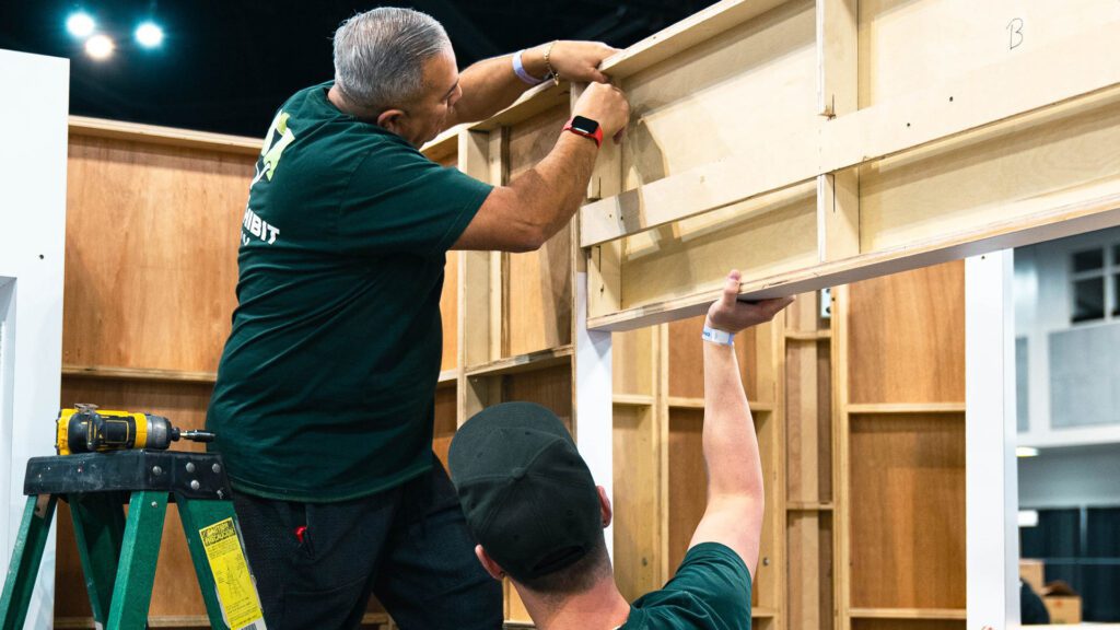 Reasons To Hire Professional Laborers for Your Trade Shows