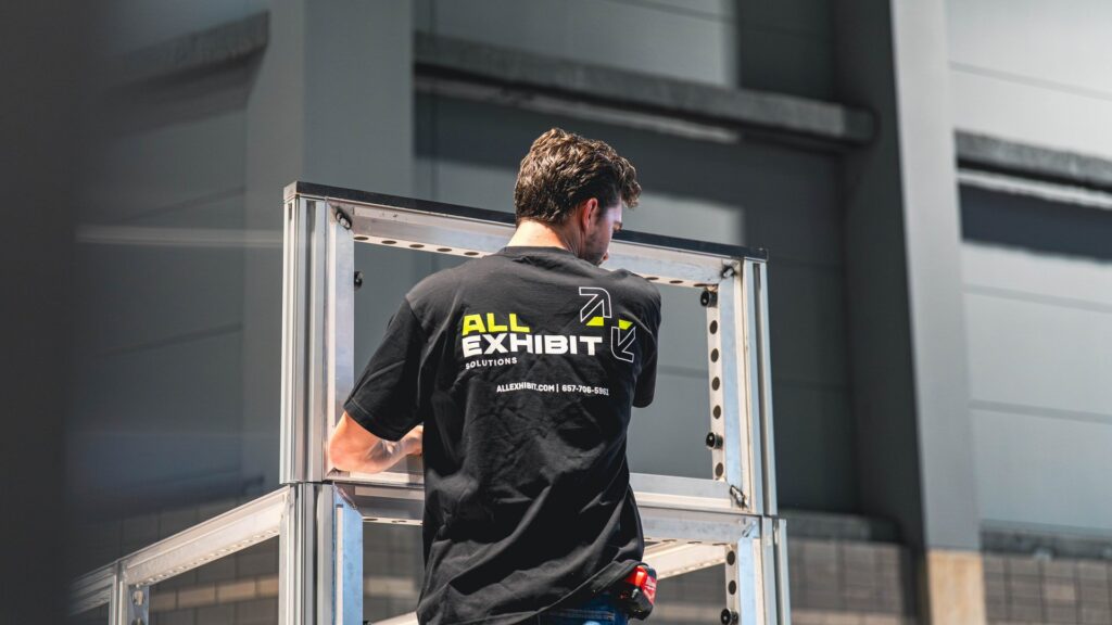 Inline vs. Island Booths: What Is an Inline Booth and Which Is Right for You?