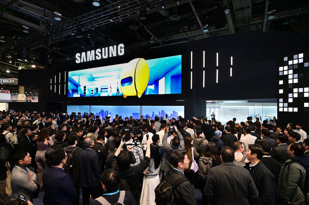 Branded experiential activation with LED wall and crowd